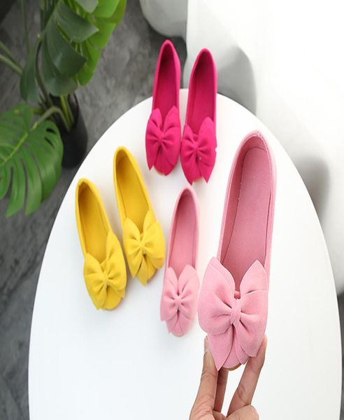 2020 brand new fashion children princess dance shoes kids girl dress party shoes flats casual single first walkers soft slipon5797820, Black;red
2020 brand new fashion children princess dance shoes kids girl dress party shoes flats casual single first walkers soft slipon5797820, Black;red