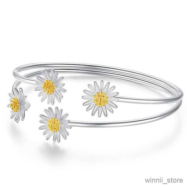 charm bracelets style flower charm bracelet for women girls elegant sweet flowers bangle wedding statement jewelry gifts r230704, Golden;silver
charm bracelets style flower charm bracelet for women girls elegant sweet flowers bangle wedding statement jewelry gifts r230704, Golden;silver