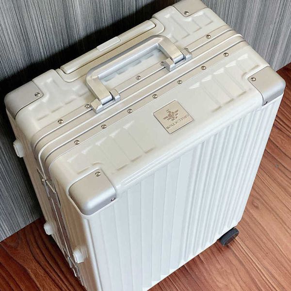 travel aluminum box 26 inch female universal wheel trolley case 28 inch/24/20 suitcase male 230704
travel aluminum box 26 inch female universal wheel trolley case 28 inch/24/20 suitcase male 230704