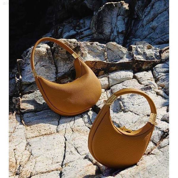 song songmont series crescent wrap head layer cowhide design spring/summer new moon single shoulder underarm bag
song songmont series crescent wrap head layer cowhide design spring/summer new moon single shoulder underarm bag