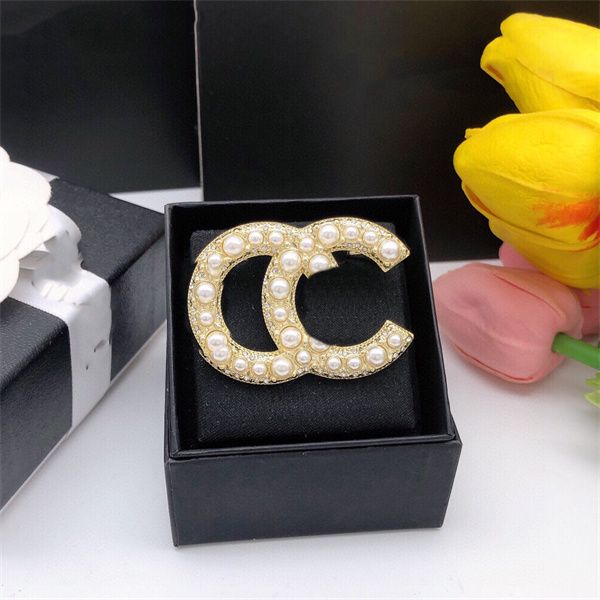 simple double letter ccity pins women luxury designer gold brooches brand logo crystal pearl brooch men suit pin jewelry accessories 423, Gray
simple double letter ccity pins women luxury designer gold brooches brand logo crystal pearl brooch men suit pin jewelry accessories 423, Gray