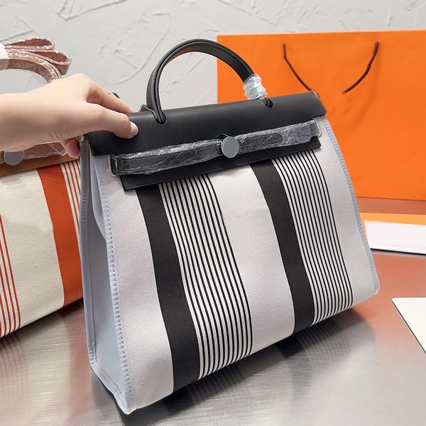 canvas tote bag ladies handbag purse crossbody bags shoulder handbags internal zipper pocket silver hardware fashion letter genuine leather
canvas tote bag ladies handbag purse crossbody bags shoulder handbags internal zipper pocket silver hardware fashion letter genuine leather