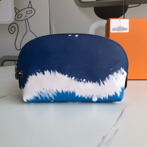 classic brand women wallets purses plaid letter water ripple shell bag zipper coin purses gradient l makeup bag large capacity storage bag c, Red;black
classic brand women wallets purses plaid letter water ripple shell bag zipper coin purses gradient l makeup bag large capacity storage bag c, Red;black