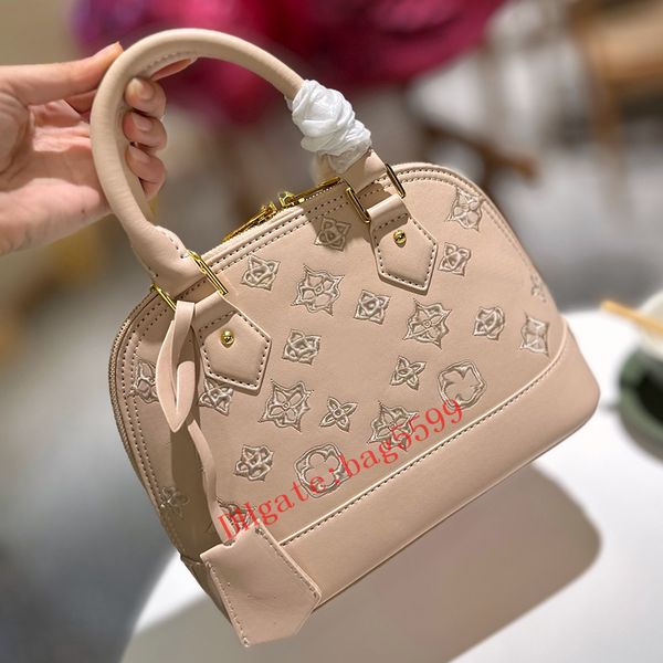 higt quality fashion designer bag women tote shoulder bags chain messenger bag leather handbags shell purse ladies embroidery cosmetic cross
higt quality fashion designer bag women tote shoulder bags chain messenger bag leather handbags shell purse ladies embroidery cosmetic cross