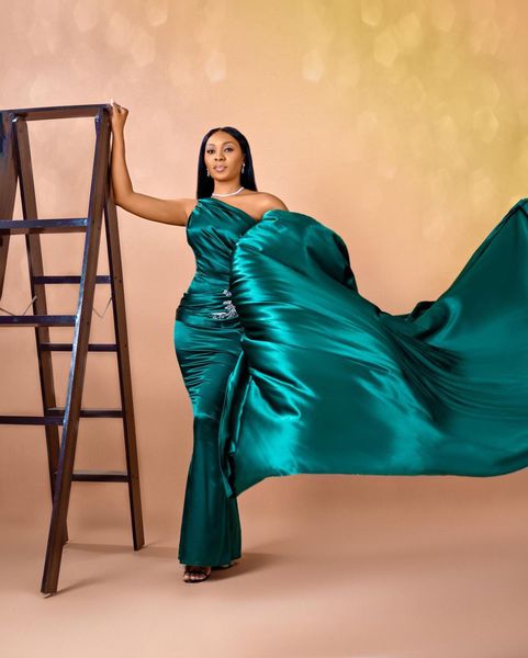 elegant mermaid prom dresses one shoulder satin applicants beads on side backless zipper floor length with gown custom made plus size party, Black
elegant mermaid prom dresses one shoulder satin applicants beads on side backless zipper floor length with gown custom made plus size party, Black