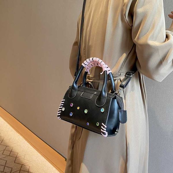 evening bags handbag summer versatile internet celebrity niche design shoulder crossbody women's bag 230704
evening bags handbag summer versatile internet celebrity niche design shoulder crossbody women's bag 230704