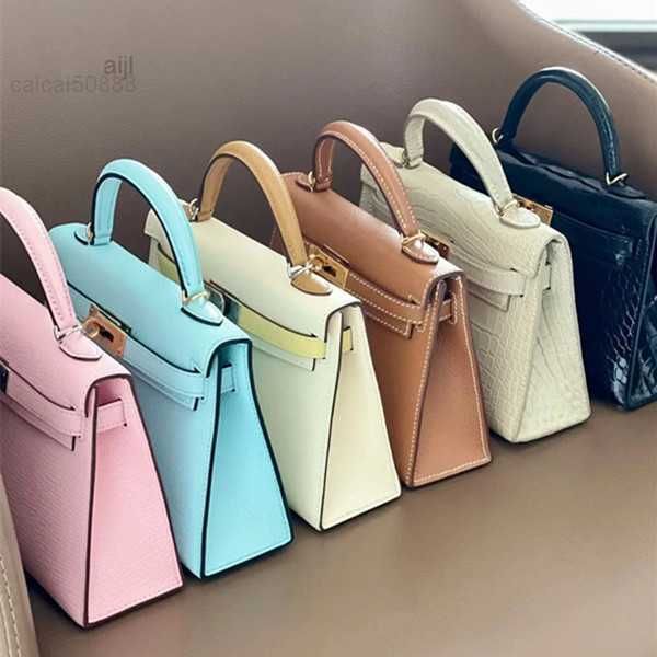 luxury designer famous tote bags classic 7a quality kellies with scarf crocodile pattern clutch leather fashion crossbody men womens wallet
luxury designer famous tote bags classic 7a quality kellies with scarf crocodile pattern clutch leather fashion crossbody men womens wallet