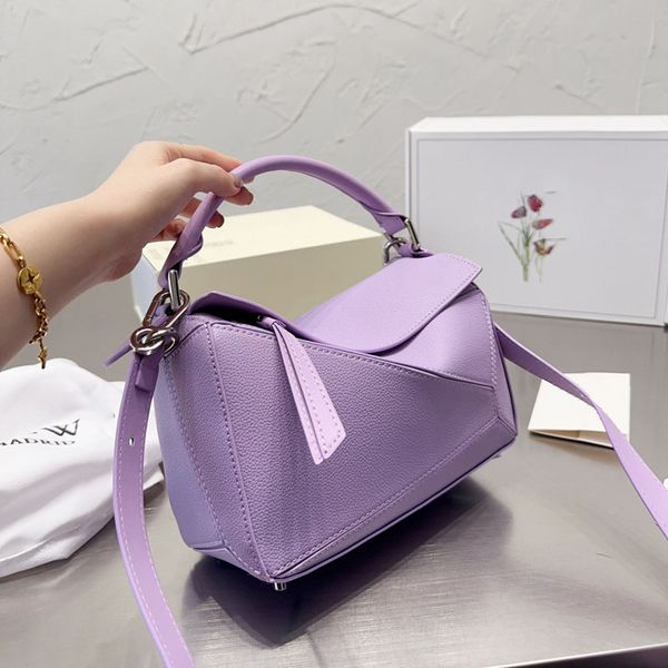 handbag lowe puzzle designer bag women luxury shoulder bags fashion bags granular leather crossbody lady tote handbags size 24cm 46go
handbag lowe puzzle designer bag women luxury shoulder bags fashion bags granular leather crossbody lady tote handbags size 24cm 46go