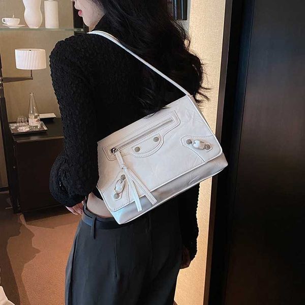 lady evening bags advanced underarm bag soft leather shoulder for women fashion summer motorcycle style rivet small square 230704
lady evening bags advanced underarm bag soft leather shoulder for women fashion summer motorcycle style rivet small square 230704