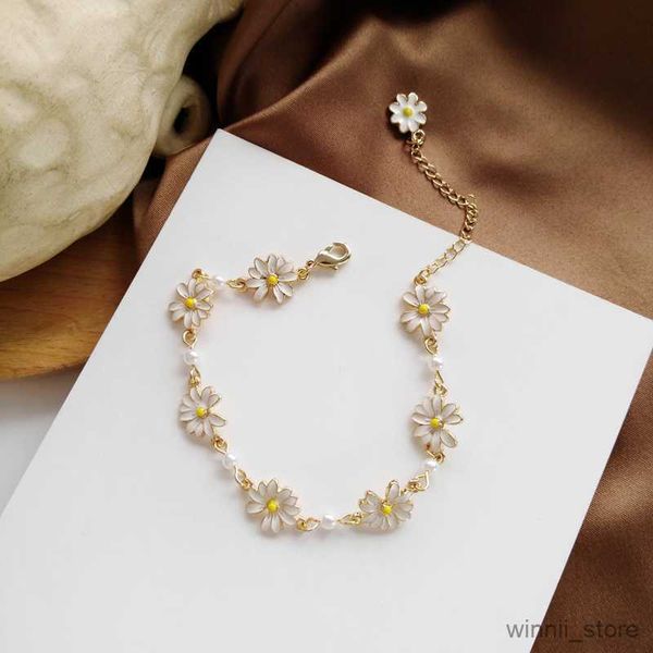 charm bracelets new exquisite butterfly charm bracelet flower couples classic hand jewelry women wedding gift r230704, Golden;silver
charm bracelets new exquisite butterfly charm bracelet flower couples classic hand jewelry women wedding gift r230704, Golden;silver
