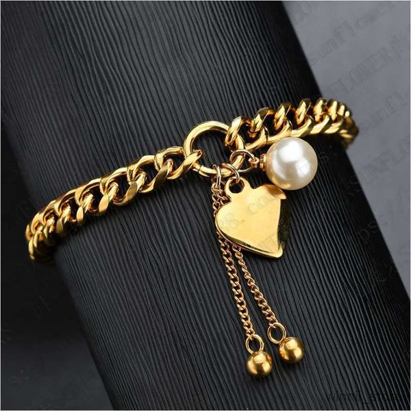 charm bracelets stainless steel new fashion upscale jewelry love heart pearl buckle tassel thick chain bracelets for women r230704, Golden;silver
charm bracelets stainless steel new fashion upscale jewelry love heart pearl buckle tassel thick chain bracelets for women r230704, Golden;silver