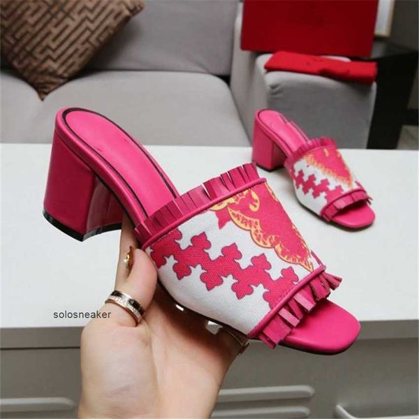 slippers valentinoly fashion sandals luxury design women high heel 01-013 leather letter wedding party casual, Black
slippers valentinoly fashion sandals luxury design women high heel 01-013 leather letter wedding party casual, Black