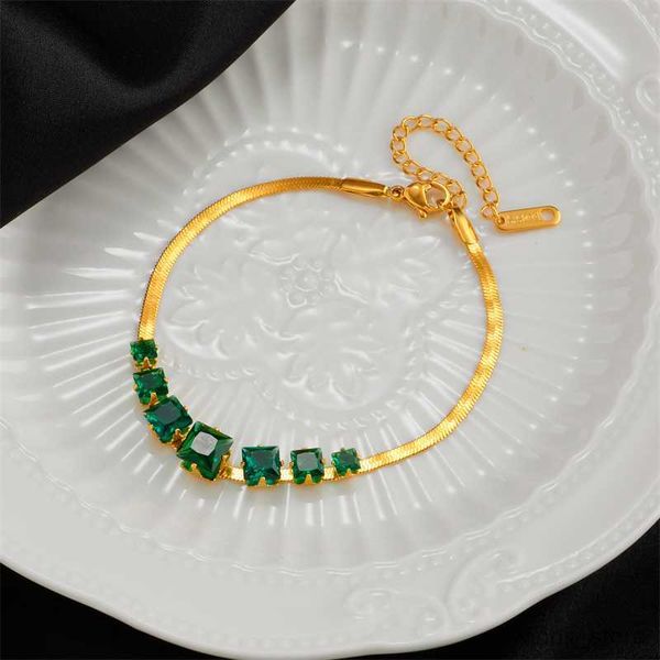 charm bracelets stainless steel new fashion upscale jewelry embedded green charm thick snake chain bracelets for women r230704, Golden;silver
charm bracelets stainless steel new fashion upscale jewelry embedded green charm thick snake chain bracelets for women r230704, Golden;silver