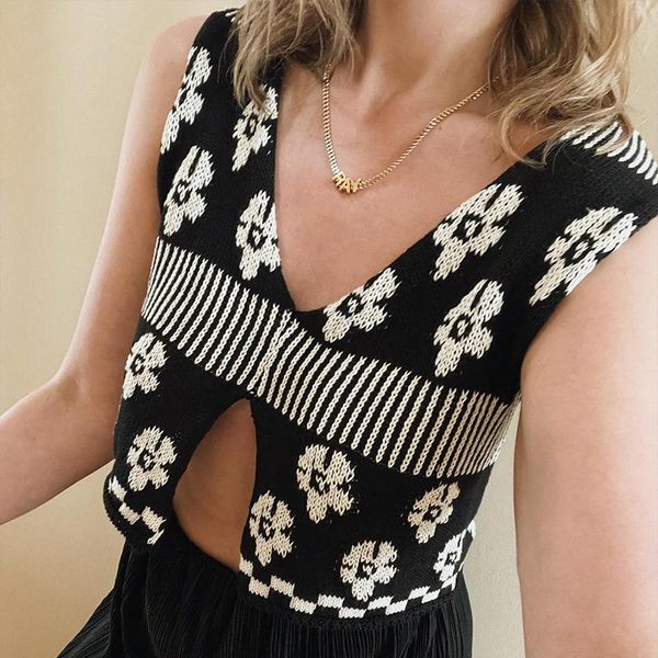 tanks chic y2k print knitted women crop vintage v neck sleeveless vest summer club tank new lady knitwear aesthetic urban camis, Black;white
tanks chic y2k print knitted women crop vintage v neck sleeveless vest summer club tank new lady knitwear aesthetic urban camis, Black;white