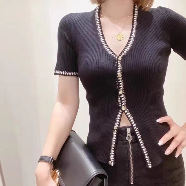 new -aje wool v-neck slim fit short sleeve knit single breasted knit, White
new -aje wool v-neck slim fit short sleeve knit single breasted knit, White