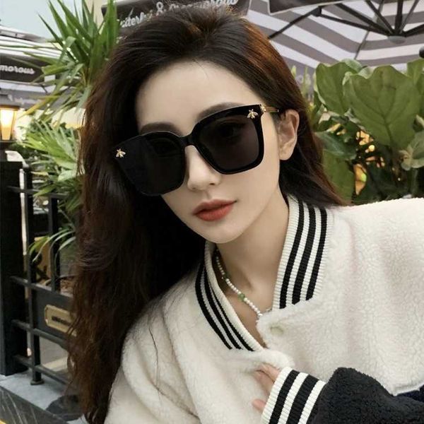 23 new g family high end little bee for women's fashion large box net red sunglasses, White;black
23 new g family high end little bee for women's fashion large box net red sunglasses, White;black