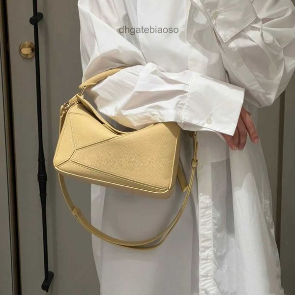 girl designer bag bags 2023 loewsbag puzzles tote handbags colors classic geometry spliced cowhide large capacity commuter shoulder
girl designer bag bags 2023 loewsbag puzzles tote handbags colors classic geometry spliced cowhide large capacity commuter shoulder