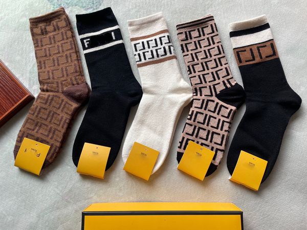 men's socks and women's high-quality cotton joker classic ankle letter breathable black and white football basketball socks wholes
men's socks and women's high-quality cotton joker classic ankle letter breathable black and white football basketball socks wholes