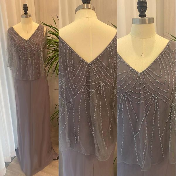 2023 mother off bride dresses v neck chiffon half sleeves crystal beads plus size floor length women formal mothers gowns, Black;red
2023 mother off bride dresses v neck chiffon half sleeves crystal beads plus size floor length women formal mothers gowns, Black;red