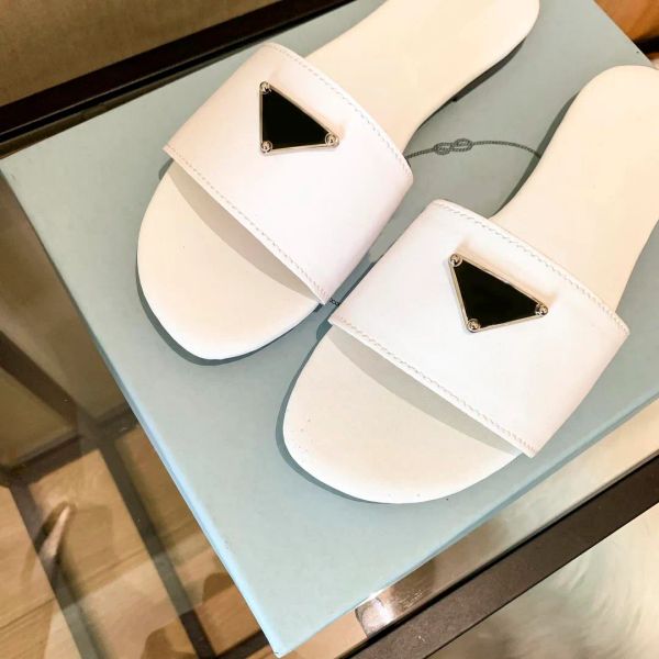 with box 2021 designer slippers beach scuffs classic flat woman slides summer lady cartoon big head l bath fashion women shoes ek, Black
with box 2021 designer slippers beach scuffs classic flat woman slides summer lady cartoon big head l bath fashion women shoes ek, Black