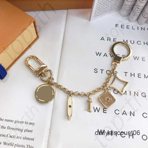 brand fashion woman man keychains fashionable handmade keychain alloy stylish buckle famous designer luxury key chain hand, Golden;silver
brand fashion woman man keychains fashionable handmade keychain alloy stylish buckle famous designer luxury key chain hand, Golden;silver