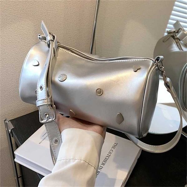 evening bags french niche underarm bag for women's new summer fashionable commuting cylinder high-end and versatile shoulder 230704
evening bags french niche underarm bag for women's new summer fashionable commuting cylinder high-end and versatile shoulder 230704