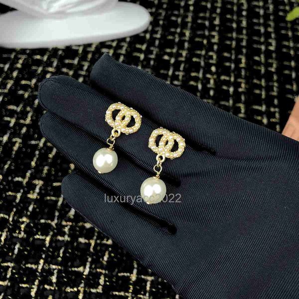 women earrings jewelry c small fragrant wind light luxury high grade feeling large pearl letter diamond hanging pearl fragrant elegant, Golden
women earrings jewelry c small fragrant wind light luxury high grade feeling large pearl letter diamond hanging pearl fragrant elegant, Golden