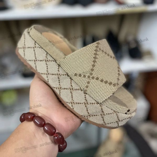 with box 2022 womens fashion slippers embroidered canvas designer slides slip on slipper girls 60mm canvas covered platform sandals and d as, Black
with box 2022 womens fashion slippers embroidered canvas designer slides slip on slipper girls 60mm canvas covered platform sandals and d as, Black