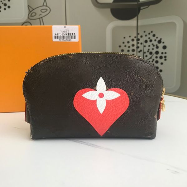 famous designer women wallets purses plaid letter shell bag zipper coin purses gradient letter makeup bag large capacity storage bag clutch, Red;black
famous designer women wallets purses plaid letter shell bag zipper coin purses gradient letter makeup bag large capacity storage bag clutch, Red;black