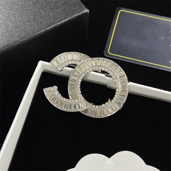 simple double letter ccity pins women luxury designer gold brooches brand logo crystal pearl brooch men suit pin jewelry accessories 5045, Gray
simple double letter ccity pins women luxury designer gold brooches brand logo crystal pearl brooch men suit pin jewelry accessories 5045, Gray