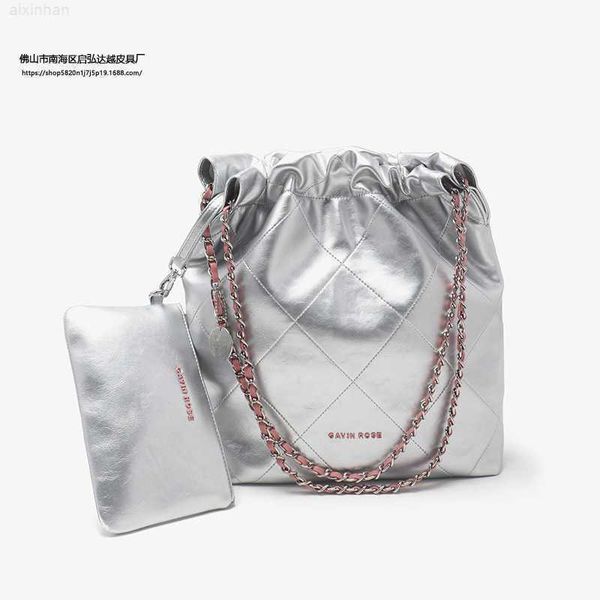 silver small fragrant tote 2023 new capacity lingge chain bin bag one shoulder large bag female
silver small fragrant tote 2023 new capacity lingge chain bin bag one shoulder large bag female