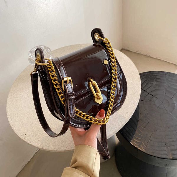 bag female spring and summer simple patent leather bright face saddle bag fashion single shoulder messenger bag
bag female spring and summer simple patent leather bright face saddle bag fashion single shoulder messenger bag