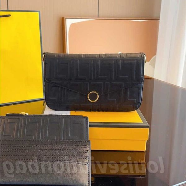 lm40156v affordable three piece set fashion single shoulder bag wallet handbag two removable inner bags 8 card slots 3 colors hand-painted c
lm40156v affordable three piece set fashion single shoulder bag wallet handbag two removable inner bags 8 card slots 3 colors hand-painted c