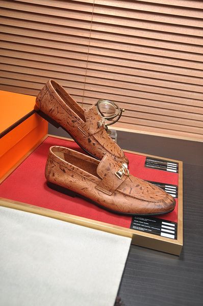 2023 gentlemen formal dress shoes handmade casual oxfords men's brand genuine leather party business wedding footwear flats size 38-45, Black
2023 gentlemen formal dress shoes handmade casual oxfords men's brand genuine leather party business wedding footwear flats size 38-45, Black
