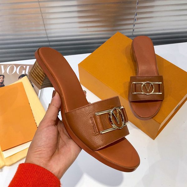 black leather lock mule slippers low block heel sandals womens heeled pool mules slipper casual flip flops summer beach rubber sole
black leather lock mule slippers low block heel sandals womens heeled pool mules slipper casual flip flops summer beach rubber sole