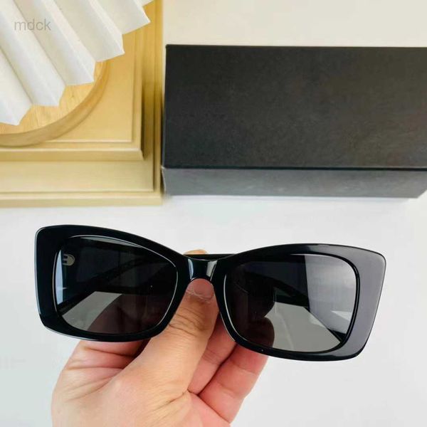sunglasses womens sunglasses for women men sun glasses mens 5430 fashion style protects eyes uv400 lens with casehkd230704, White;black
sunglasses womens sunglasses for women men sun glasses mens 5430 fashion style protects eyes uv400 lens with casehkd230704, White;black