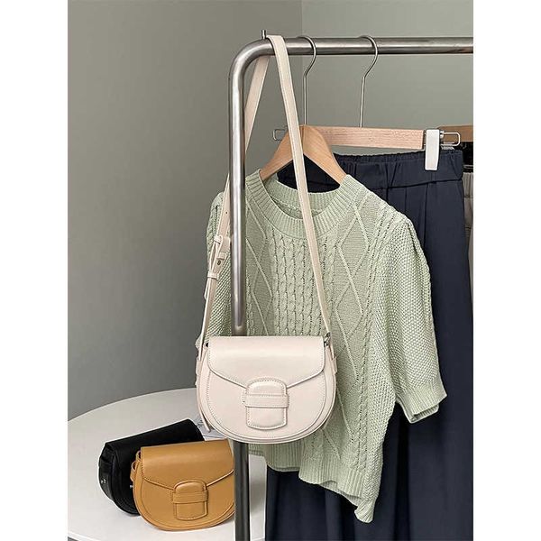 tao chuan early spring solid color versatile saddle bag small and popular high grade one shoulder crossbody textured bag ld1080
tao chuan early spring solid color versatile saddle bag small and popular high grade one shoulder crossbody textured bag ld1080