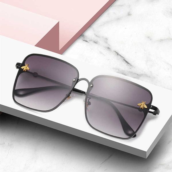 new sunglasses women's large frame colorful box little bee decorative fashion glasses, White;black
new sunglasses women's large frame colorful box little bee decorative fashion glasses, White;black