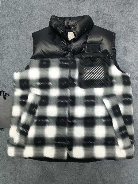 classic plaid hooded jacket man bodywarmer designer hoodie jacquard plaid pattern facecloth fabric through body embellished with letters zip, Black;white
classic plaid hooded jacket man bodywarmer designer hoodie jacquard plaid pattern facecloth fabric through body embellished with letters zip, Black;white