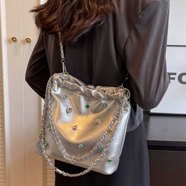 evening bags chain bin bag women fashion color diamond tote versatile ins large capacity messenger 230704
evening bags chain bin bag women fashion color diamond tote versatile ins large capacity messenger 230704