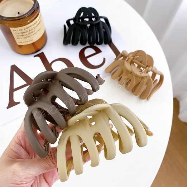 korean new geometric hollowing design grab clip fashion 9cm large retro plastic frosted clip hair accessories, Slivery;golden
korean new geometric hollowing design grab clip fashion 9cm large retro plastic frosted clip hair accessories, Slivery;golden