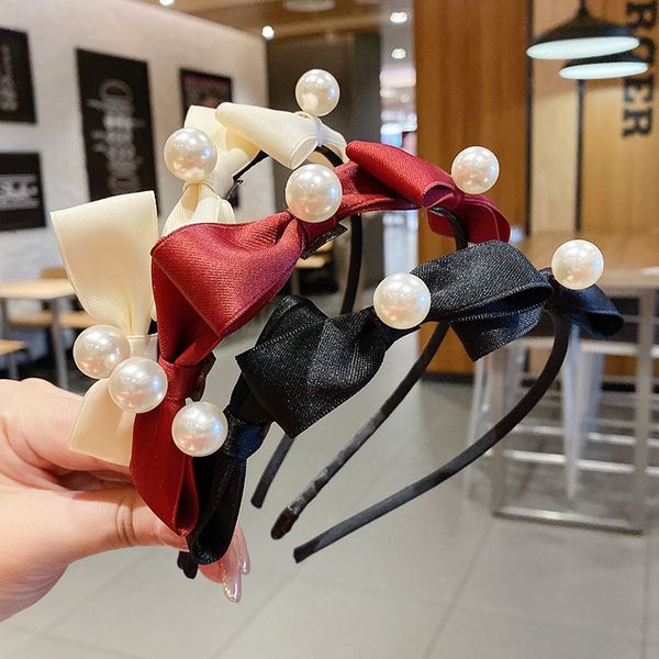 fashion blogger designer jewelry pearl bow tie hair band, feminine style, simple and shiny rhinestone hair bundle hair band wholesale fg16, Silver
fashion blogger designer jewelry pearl bow tie hair band, feminine style, simple and shiny rhinestone hair bundle hair band wholesale fg16, Silver