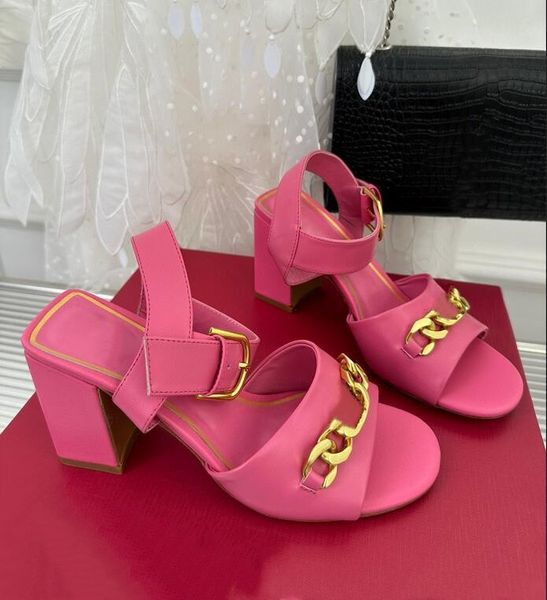 latest women's sandals, thick heels, toe, round ankle, wide band, mouth, chain decoration, work dress, banquet matching size 35-41 box, Black
latest women's sandals, thick heels, toe, round ankle, wide band, mouth, chain decoration, work dress, banquet matching size 35-41 box, Black