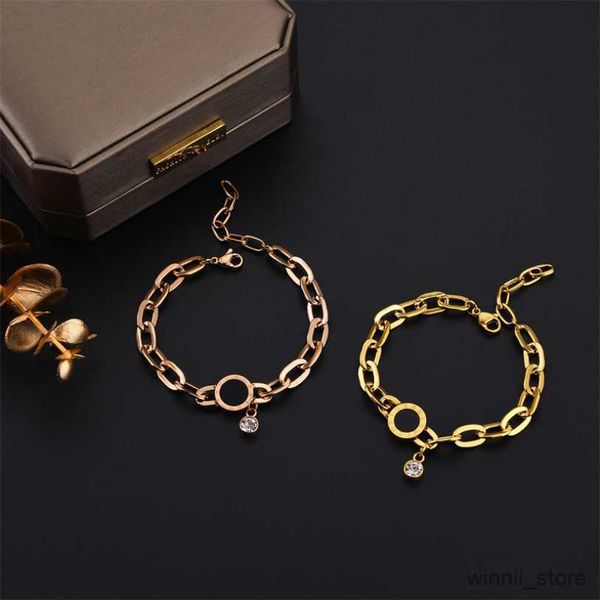 charm bracelets stainless steel new fashion upscale jewelry black round charm thick chain bracelets for women r230704, Golden;silver
charm bracelets stainless steel new fashion upscale jewelry black round charm thick chain bracelets for women r230704, Golden;silver