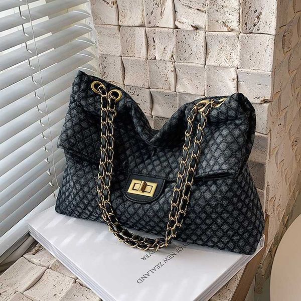 new evening bags black net red large bag women's popular fashion versatile messenger capacity chain shoulder 230704
new evening bags black net red large bag women's popular fashion versatile messenger capacity chain shoulder 230704