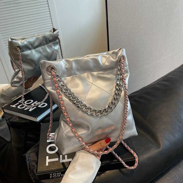 shopping small fragrance 2023 bin new lingge chain women's one shoulder messenger bag
shopping small fragrance 2023 bin new lingge chain women's one shoulder messenger bag