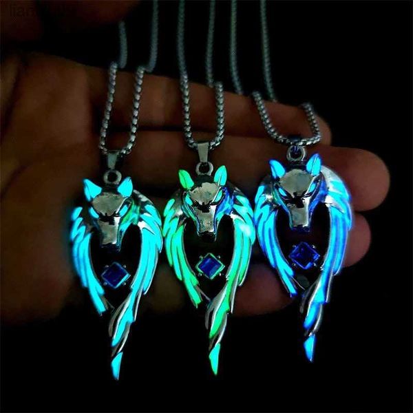fashion wolf pendant necklaces for men glow in the dark animal sweater chain glowing necklace punk hiphop jewelry accessories l230704, Silver
fashion wolf pendant necklaces for men glow in the dark animal sweater chain glowing necklace punk hiphop jewelry accessories l230704, Silver