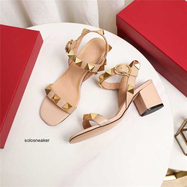wedding valentinoly casual women fashion letter sandals luxury slippers design party high heel 011 leather, Black
wedding valentinoly casual women fashion letter sandals luxury slippers design party high heel 011 leather, Black