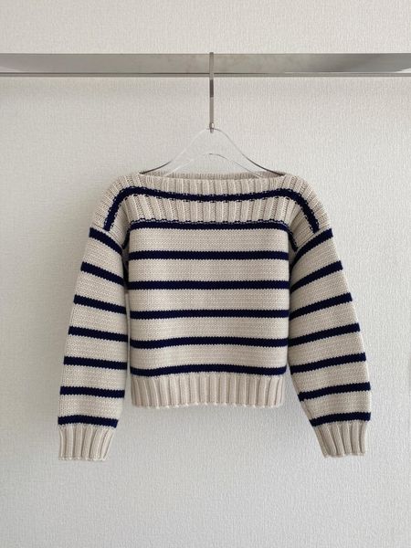 women's sweaters european designer short sweater 2023 pre autumn new 100% wool yarn off shoulder striped sweater, White;black
women's sweaters european designer short sweater 2023 pre autumn new 100% wool yarn off shoulder striped sweater, White;black