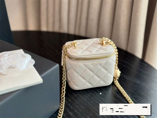 new designer shoulder bag stylish women's check crossbody bag gold ball chain leather zipper bag with small mirror mini bag size 10cm
new designer shoulder bag stylish women's check crossbody bag gold ball chain leather zipper bag with small mirror mini bag size 10cm